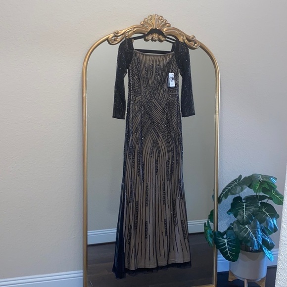ADRIANNA PAPELL Beaded Off-The-Shoulder Evening Dress Size 2 - Picture 2 of 12